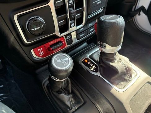 New 2025 Jeep Gladiator Mojave w/ Safety Group image 18