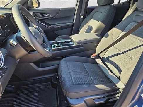 New 2026 Chevrolet Equinox LT w/ Midnight Edition FWD image 4