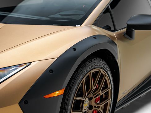 Used 2024 Lamborghini Huracan Sterrato AWD/4WD image 25