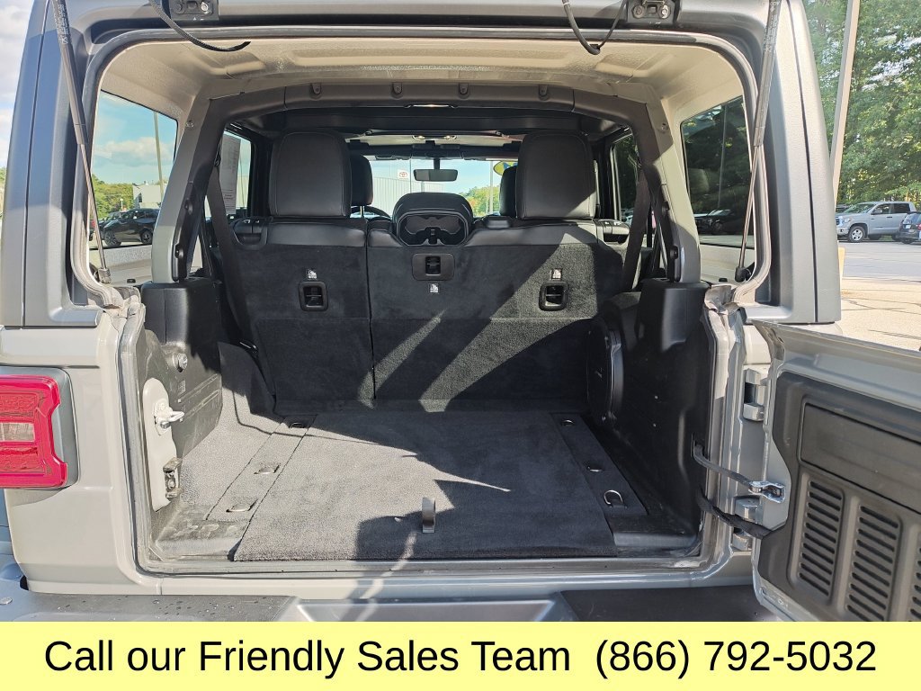 Used 2021 Jeep Wrangler Unlimited Rubicon w/ Dual Top Group AWD/4WD image 24