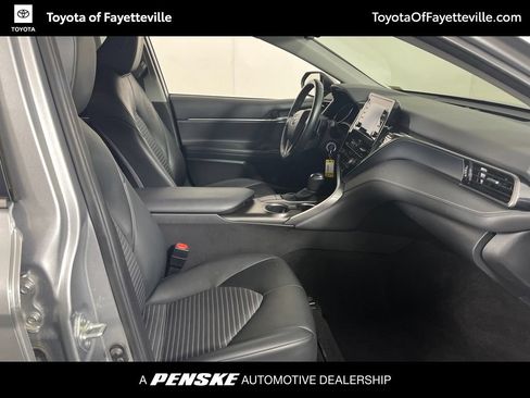 Used 2023 Toyota Camry SE FWD image 5