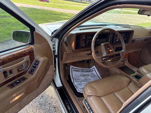 Used 1989 Cadillac Seville FWD image 11