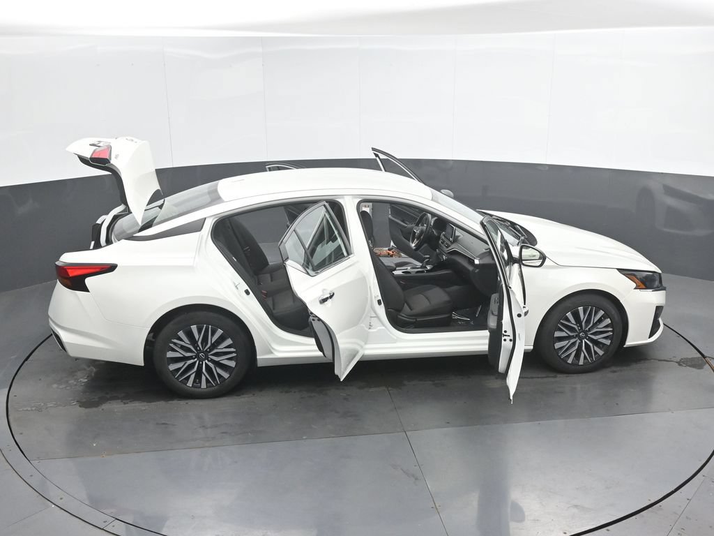 Used 2024 Nissan Altima 2.5 SV FWD image 48