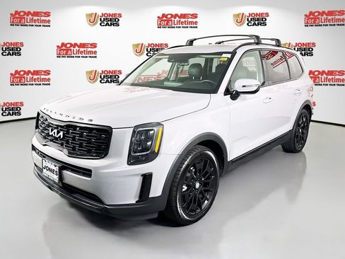 Used 2022 Kia Telluride EX w/ EX Premium Package AWD/4WD image 14