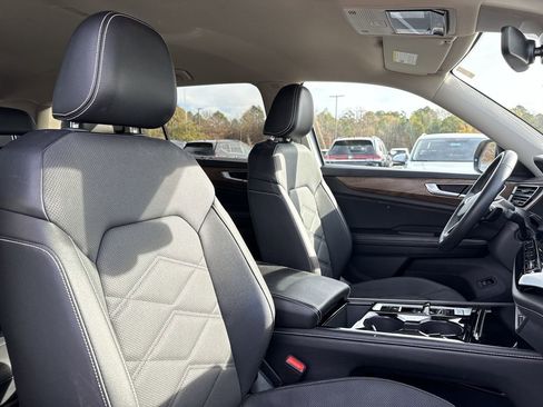 Used 2024 Volkswagen Atlas SE image 27