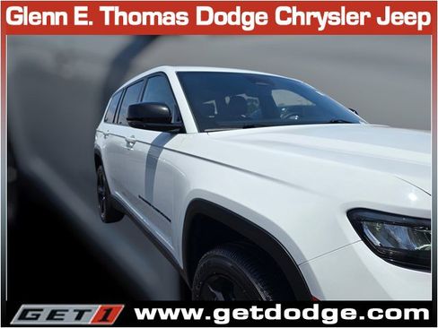 Used 2023 Jeep Grand Cherokee L Laredo RWD image 12