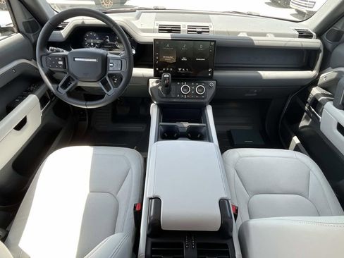New 2026 Land Rover Defender 110 X-Dynamic SE AWD/4WD image 9