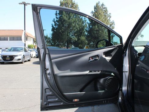 Used 2018 Toyota Prius Prime Premium w/ Carpet Mat Package FWD image 7