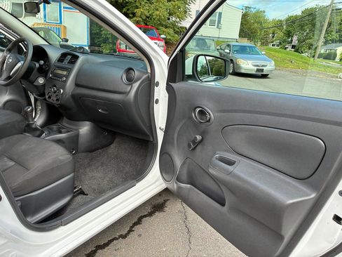 Used 2016 Nissan Versa S FWD image 18