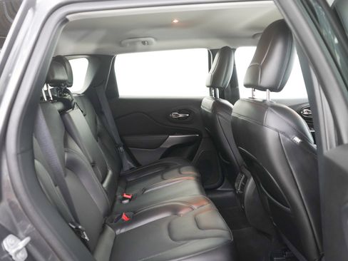 Used 2021 Jeep Cherokee Latitude Lux AWD/4WD image 12