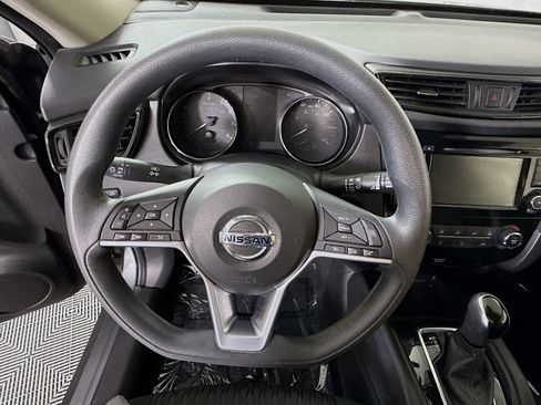 Used 2020 Nissan Rogue S FWD image 18
