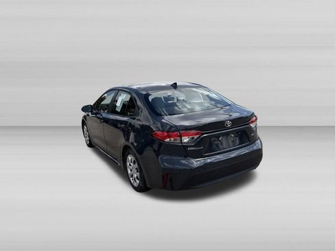 Used 2025 Toyota Corolla LE FWD image 7
