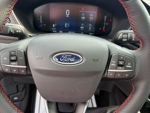 New 2025 Ford Escape ST-Line w/ Cold Weather Package FWD image 30