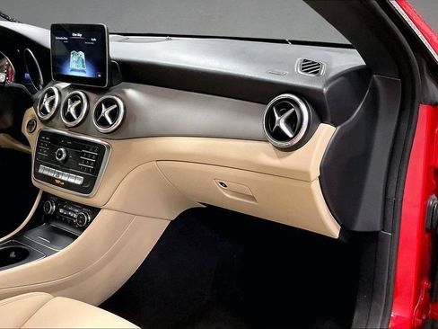 Used 2018 Mercedes-Benz CLA 250 4MATIC image 26