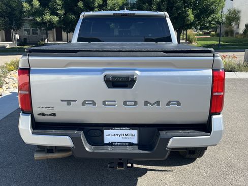 Used 2024 Toyota Tacoma TRD Off-Road AWD/4WD image 5