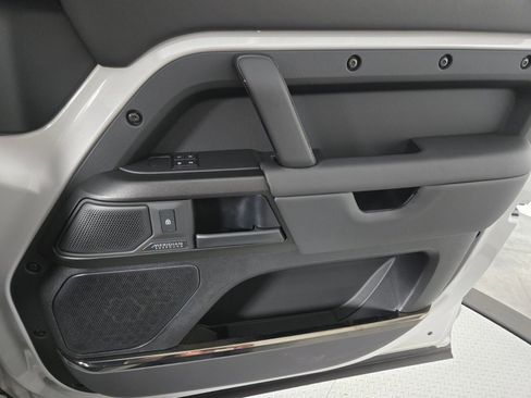 New 2026 Land Rover Defender 110 OCTA AWD/4WD image 18