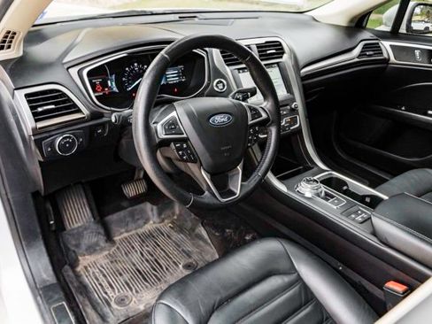 Used 2018 Ford Fusion SE w/ Equipment Group 602A image 8