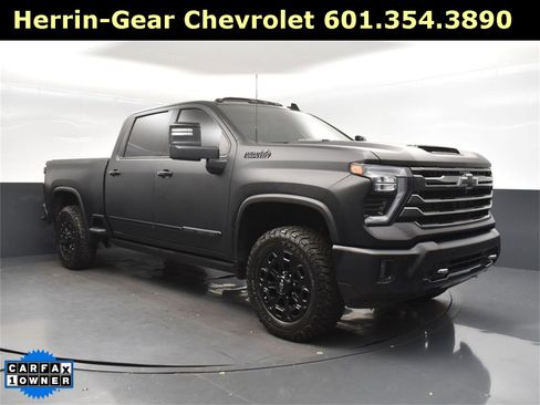 Used 2024 Chevrolet Silverado 2500 High Country w/ High Country Premium Package image 9