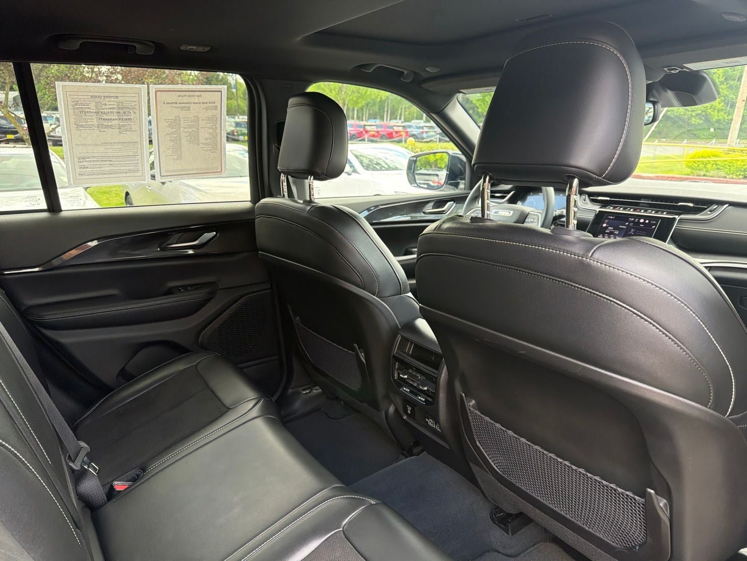 Used 2023 Jeep Grand Cherokee Altitude AWD/4WD image 12