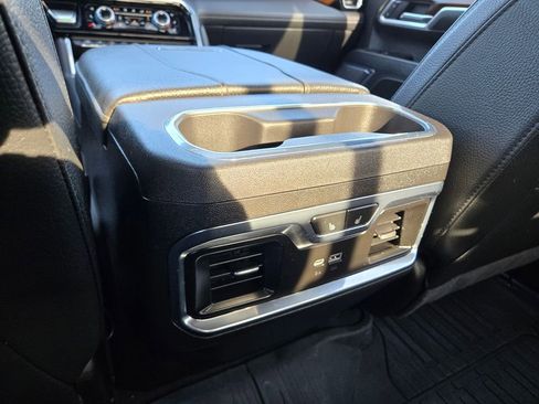 Used 2025 GMC Sierra 2500 Denali image 29