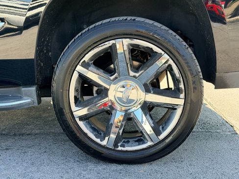 Used 2016 Cadillac Escalade Luxury AWD/4WD image 33