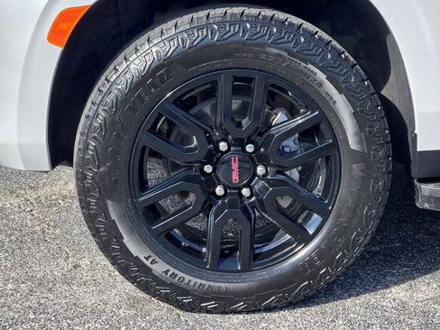 Certified 2023 GMC Yukon AT4 w/ LPO, Floor Liner Package AWD/4WD image 13