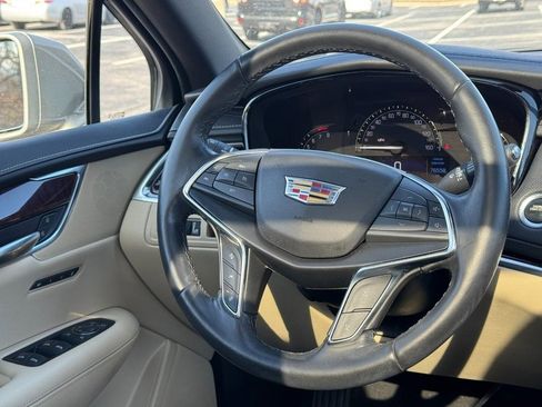 Used 2019 Cadillac XT5 Luxury image 12