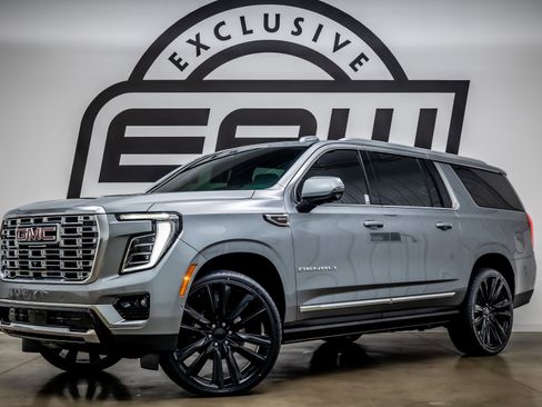 Used 2026 GMC Yukon XL Denali w/ Sun & Power Step Package AWD/4WD image 1