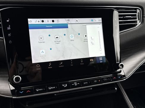 Used 2023 Jeep Wagoneer L Series III w/ Preferred Equipment Group image 25