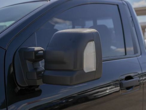 Used 2017 Nissan Titan S RWD image 18