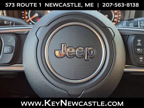 New 2026 Jeep Wrangler Unlimited Sahara AWD/4WD image 17