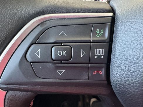 Used 2025 Jeep Grand Cherokee L Laredo AWD/4WD image 14