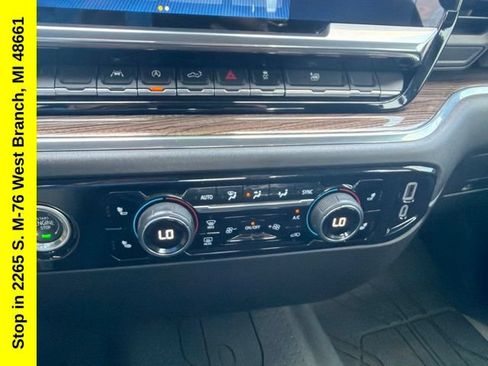 Used 2023 Chevrolet Silverado 1500 LT AWD/4WD image 26