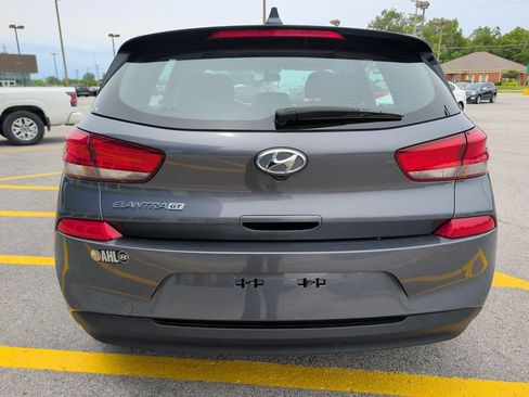 Used 2019 Hyundai Elantra GT FWD image 6