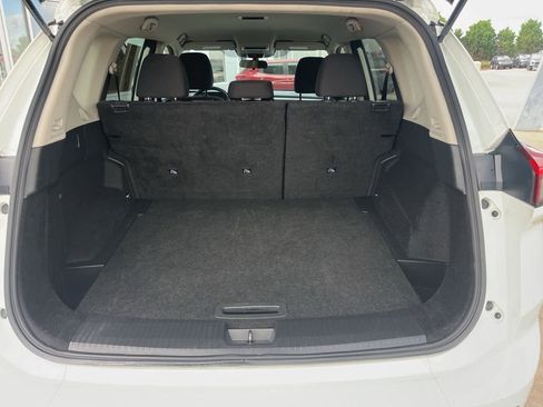 Used 2024 Nissan Rogue S FWD image 28