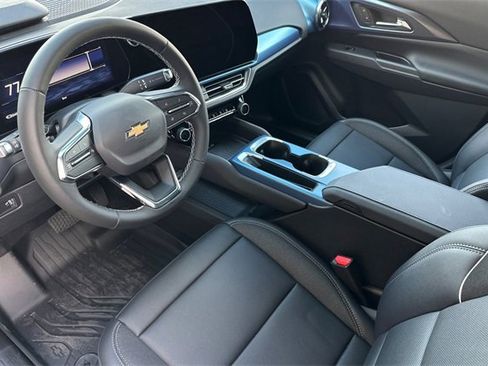 New 2026 Chevrolet Equinox EV LT image 13