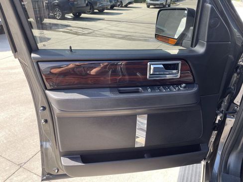 Used 2016 Lincoln Navigator L Reserve AWD/4WD image 23