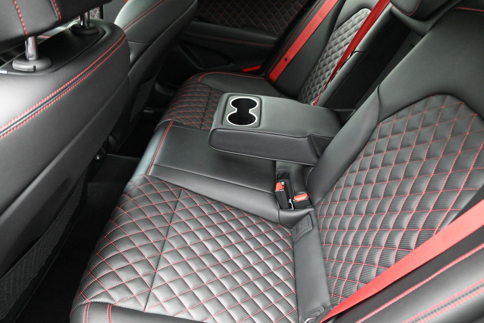 Used 2022 Genesis G70 3.3T w/ Sport Prestige Package AWD/4WD image 18