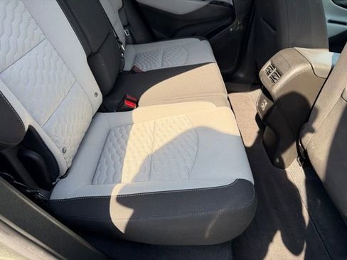 Certified 2021 Chevrolet Equinox LS w/ LS Convenience Package FWD image 11