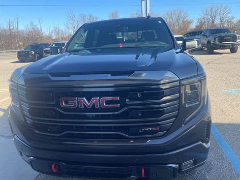 Used 2023 GMC Sierra 1500 AT4 w/ AT4 Preferred Package AWD/4WD image 5