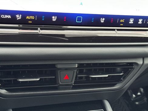 Used 2026 Volkswagen Tiguan SEL R-Line image 20