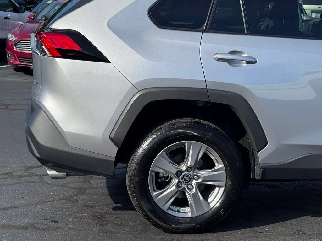 Used 2024 Toyota RAV4 XLE FWD image 39