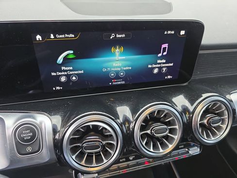 Used 2023 Mercedes-Benz GLB 250 4MATIC image 28