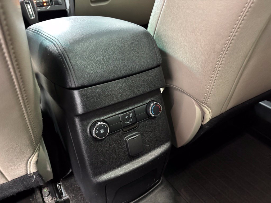 Used 2018 Ford Explorer XLT w/ Equipment Group 202A AWD/4WD image 44