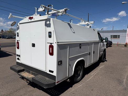 Used 2019 Ford E-350 and Econoline 350 Super Duty w/ Power Windows & Locks Group image 9