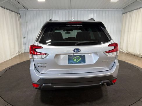 Used 2021 Subaru Forester Premium AWD/4WD image 7