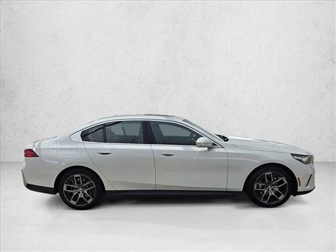 Used 2026 BMW 530i xDrive AWD/4WD image 4