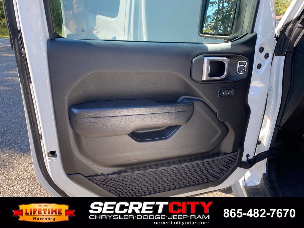 Used 2024 Jeep Wrangler Unlimited AWD/4WD image 14