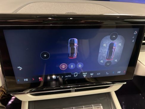 Used 2026 Lincoln Nautilus Premier w/ Equipment Group 102A image 12