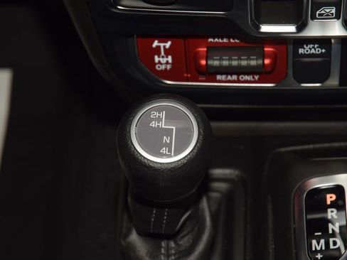 Used 2024 Jeep Wrangler Unlimited Sport AWD/4WD image 34